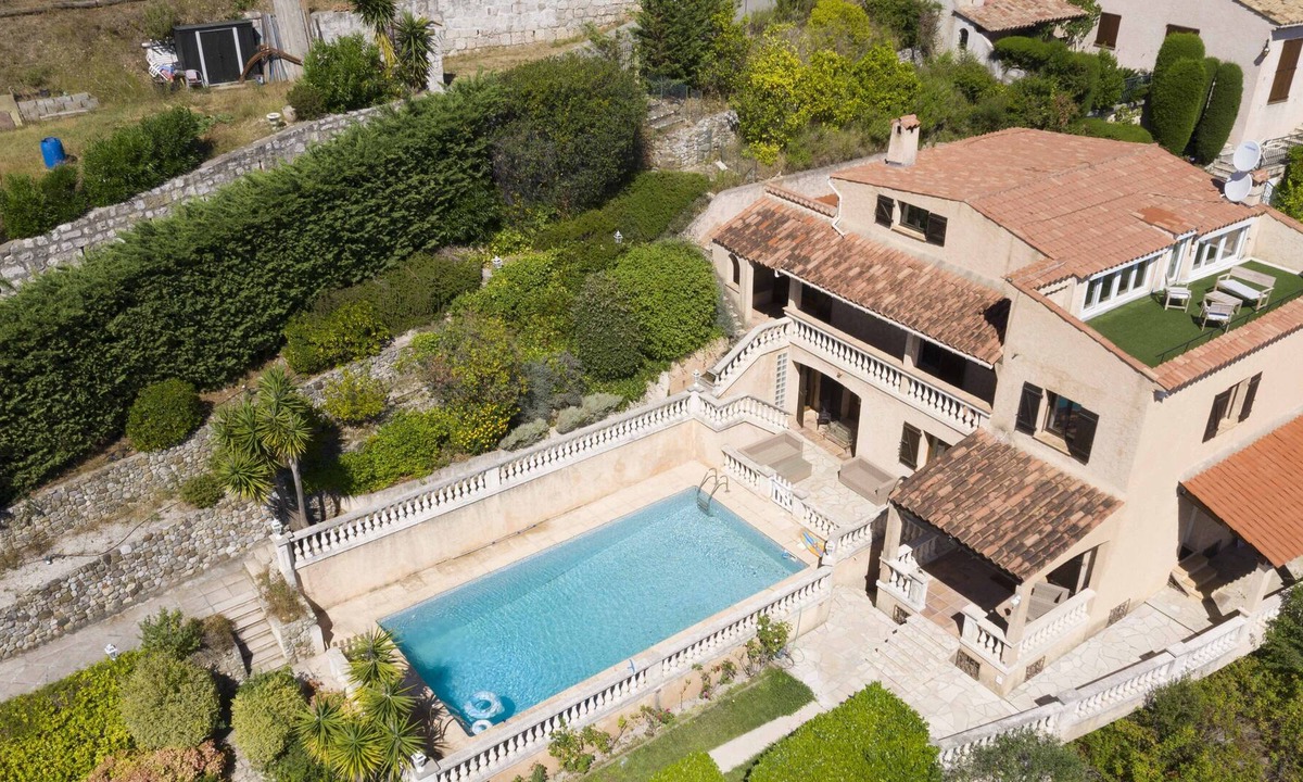 Montaleigne Villa | Beautiful villa with sauna pool and jacuzzi