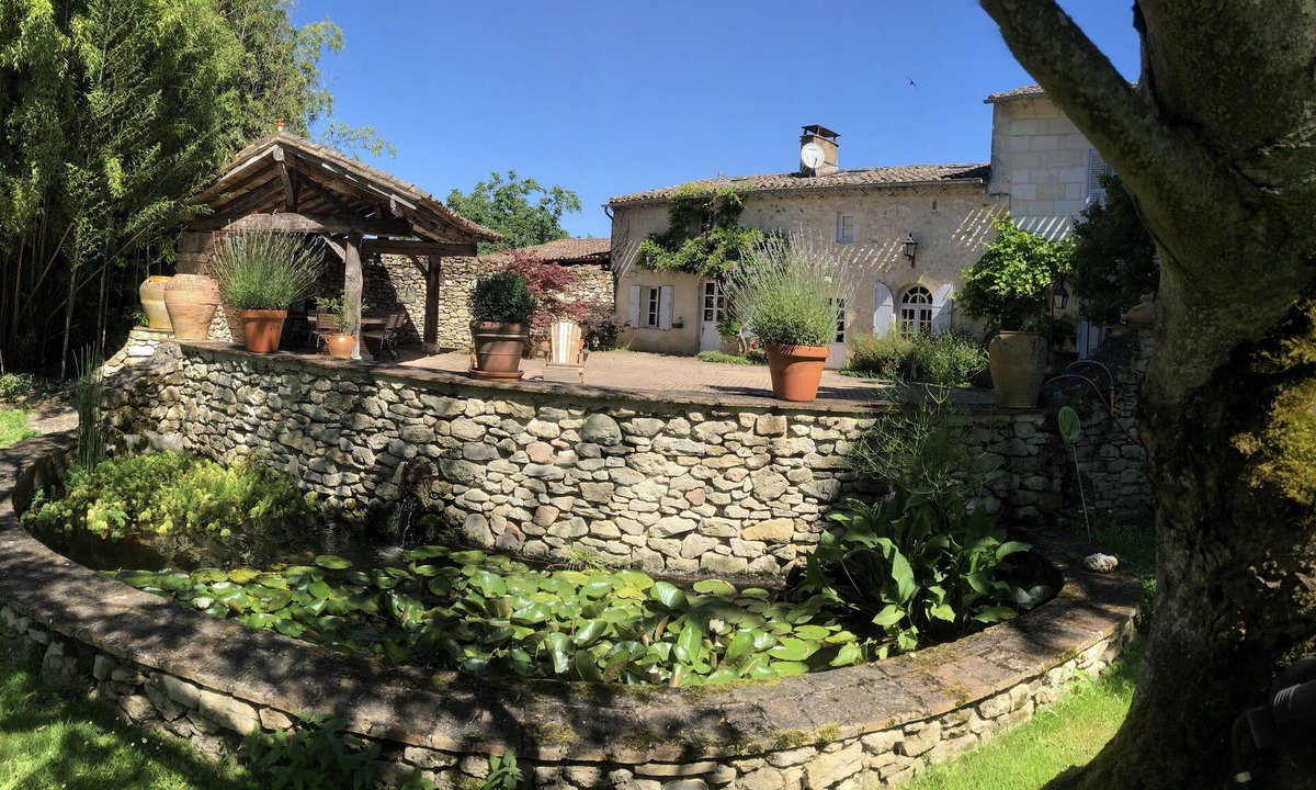 Saint-Seurin-de-Prats House | Beautiful riverfront cottage with private pool.