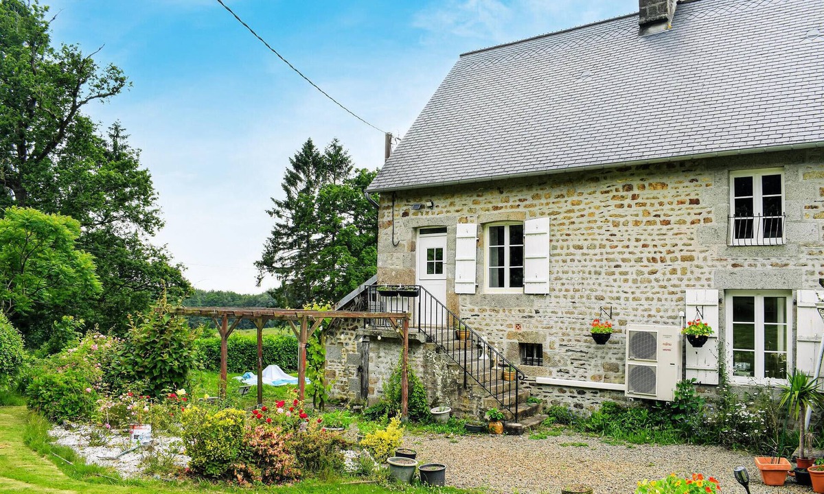 Saint-Sever-Calvados House | Beautiful home in Saint-Sever-Calvados with WiFi