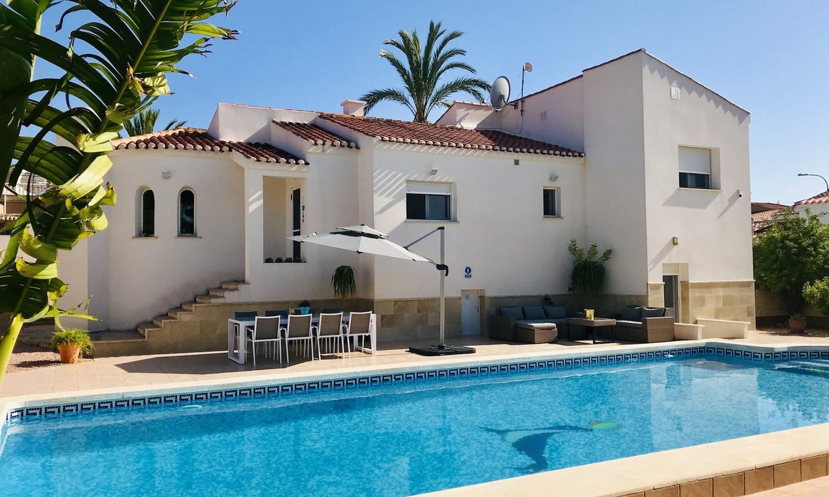 La Siesta Villa | Beautiful fully renovated detached villa with private pool