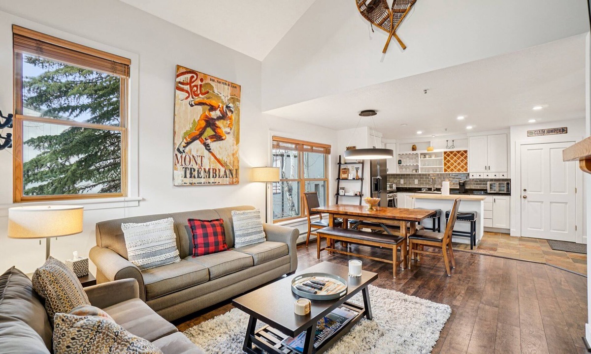 Deer Valley House | Beautiful Greyhawk Residence - 2BD/2.5BA - Private Hot Tub