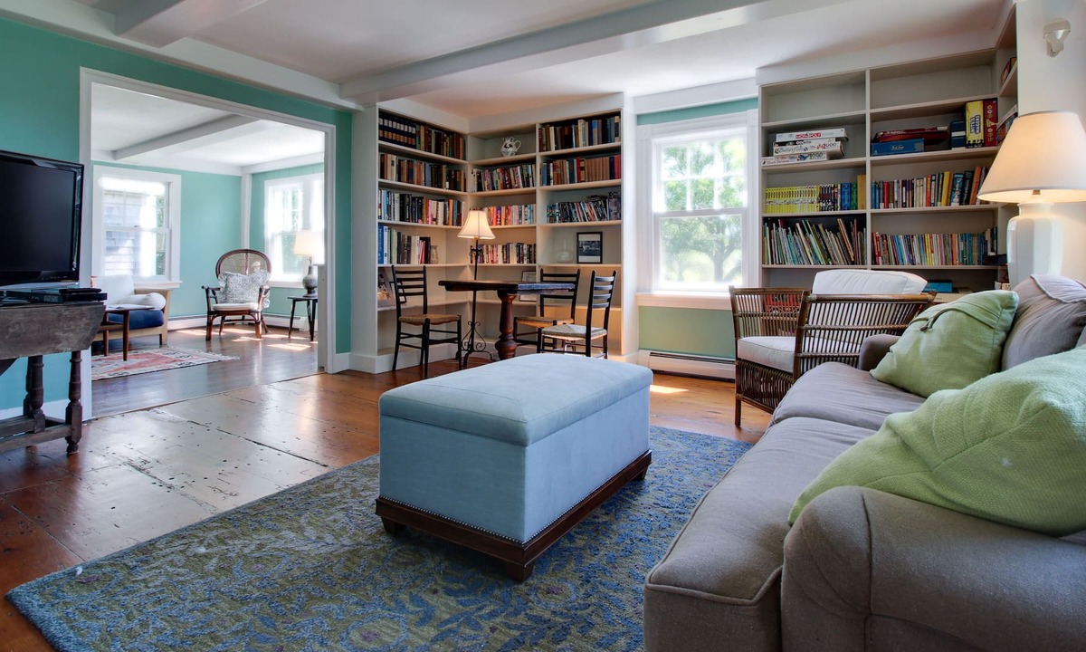 Chilmark House | Beautiful, Historic Farmhouse & Guest House on Chilmark Pond