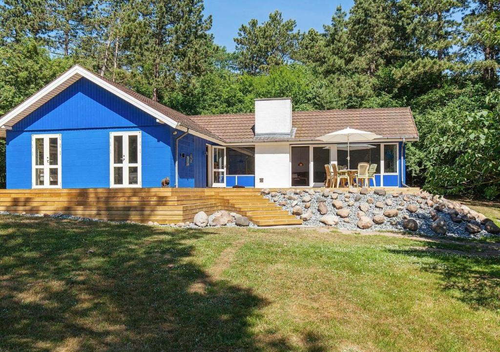 Faarevejle House | Beautiful Holiday Home in F revejle with Terrace