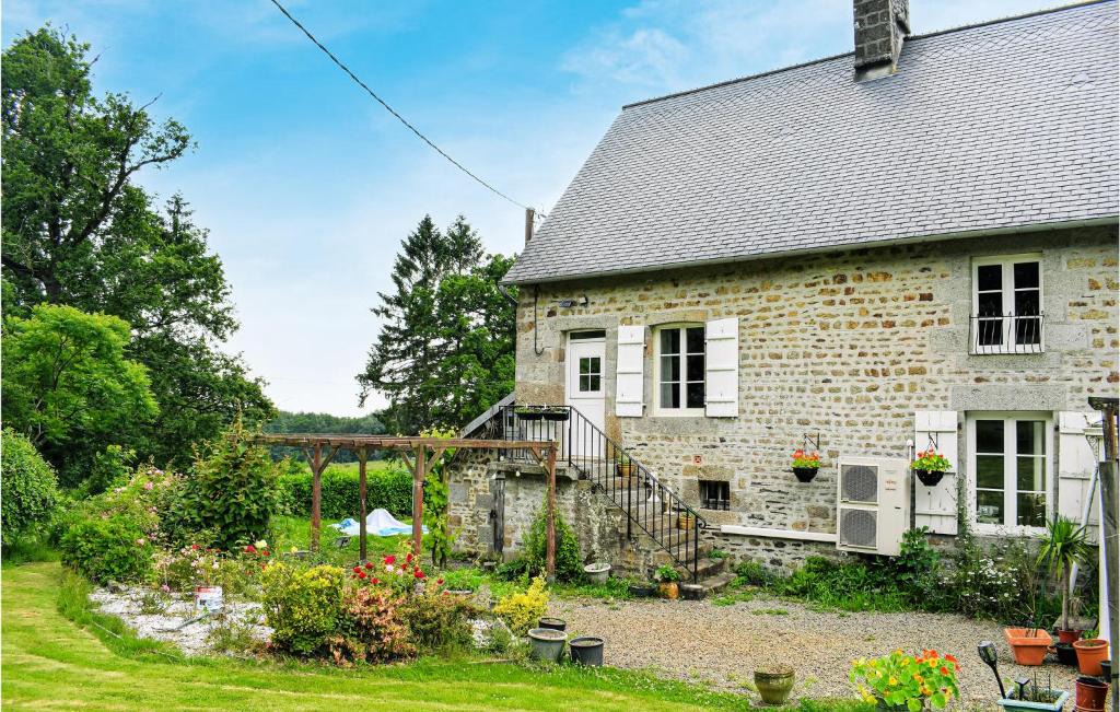 Saint-Sever-Calvados House | Beautiful Home In Saint-Sever-Calvados With Wifi