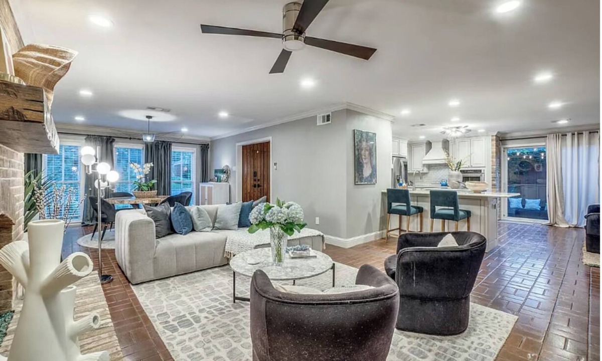 North Dallas House | BEAUTIFUL HOME 1 MINUTE FROM NORTHPARK MALL!