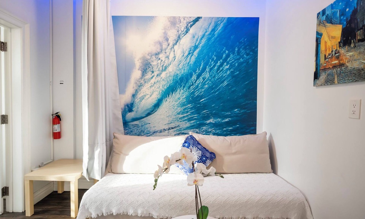 East Flushing House | Beautiful Home- Adjacent Deck/Outdoor Kitchen!