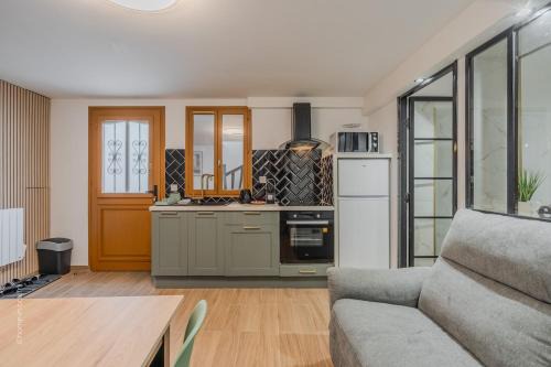 Torcy Apartment | Beautiful home - Hot tub - 20 min to Disney - Sleeps 5