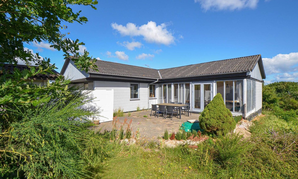 Allingabro House | Beautiful home in Allingåbro with WiFi