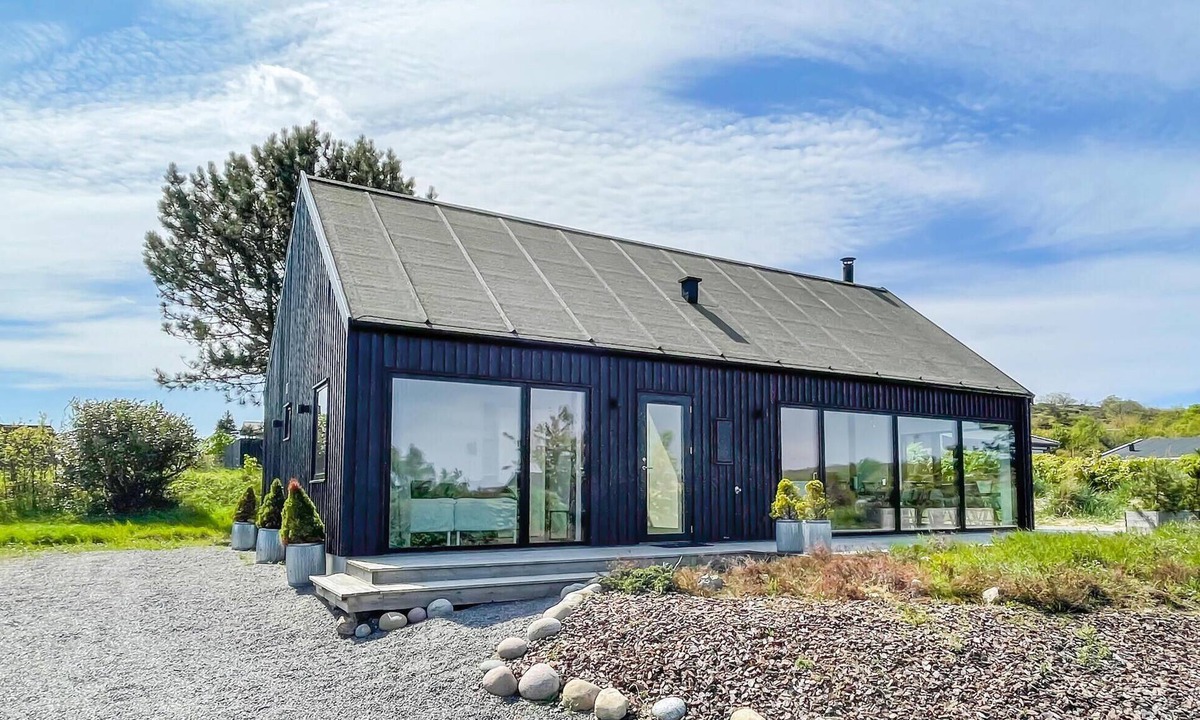 Sandvig House | Beautiful home in Allinge with kitchen