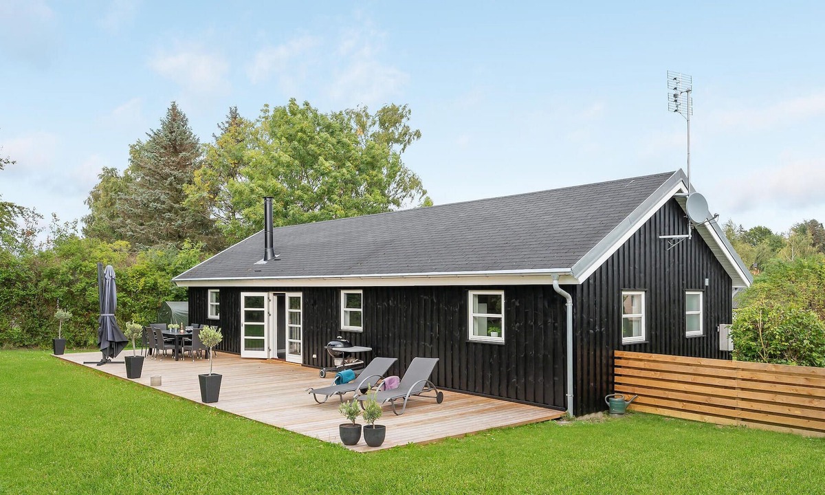 Bog By House | Beautiful home in Bogø By with WiFi