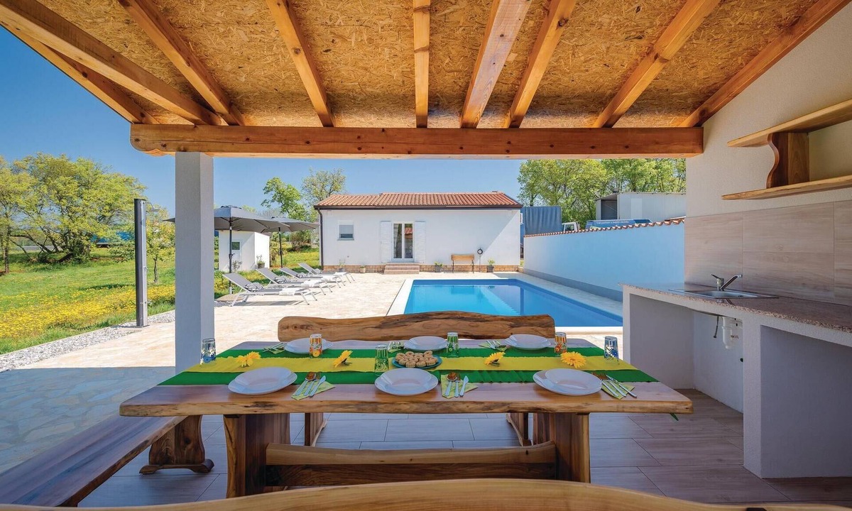 Kastel House | Beautiful home in Buje