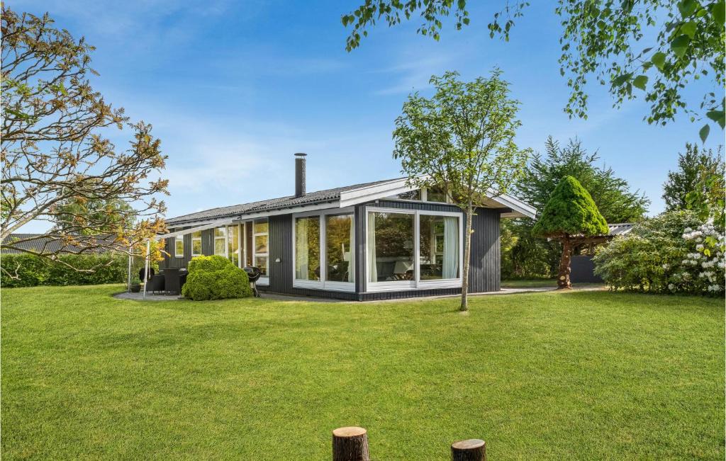 Dronningmolle House | Beautiful Home In Dronningmølle