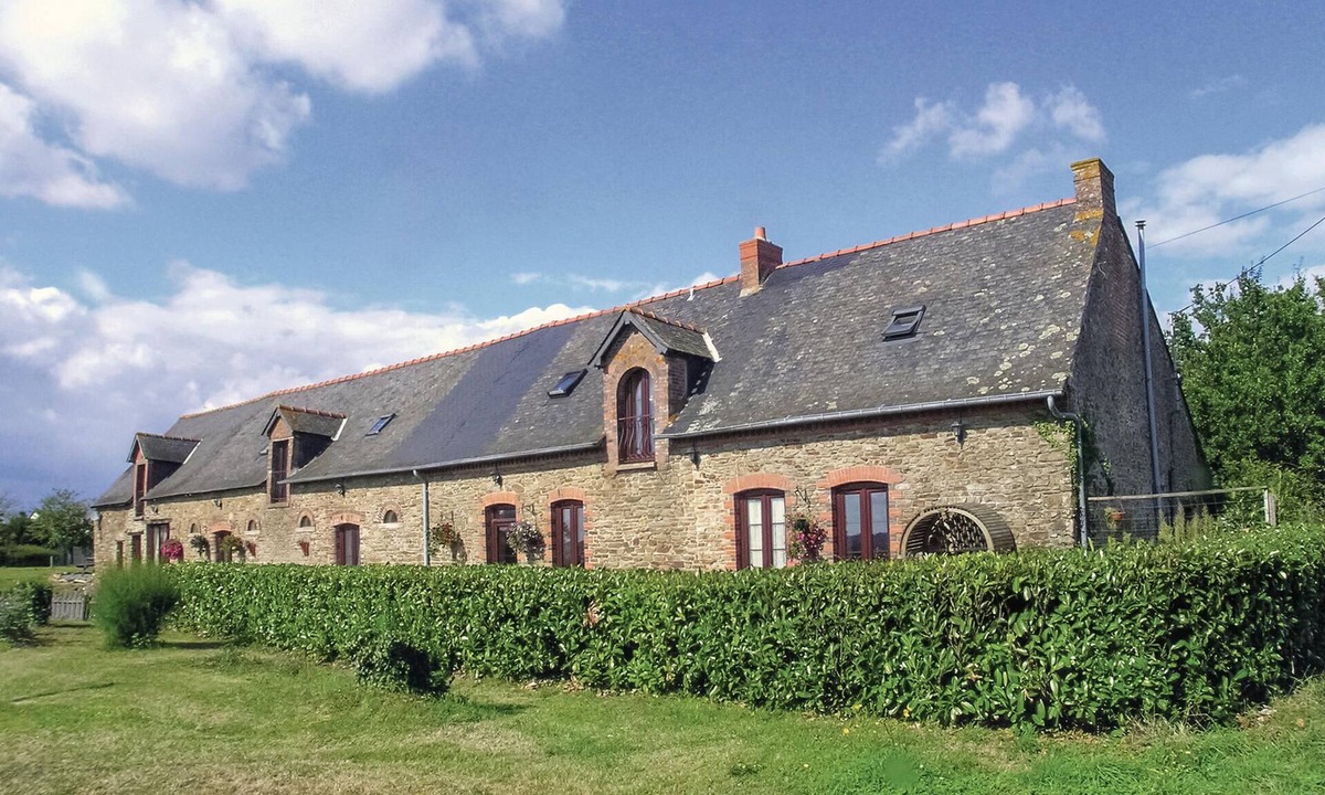 Eance House | Beautiful home in Eancé with kitchen