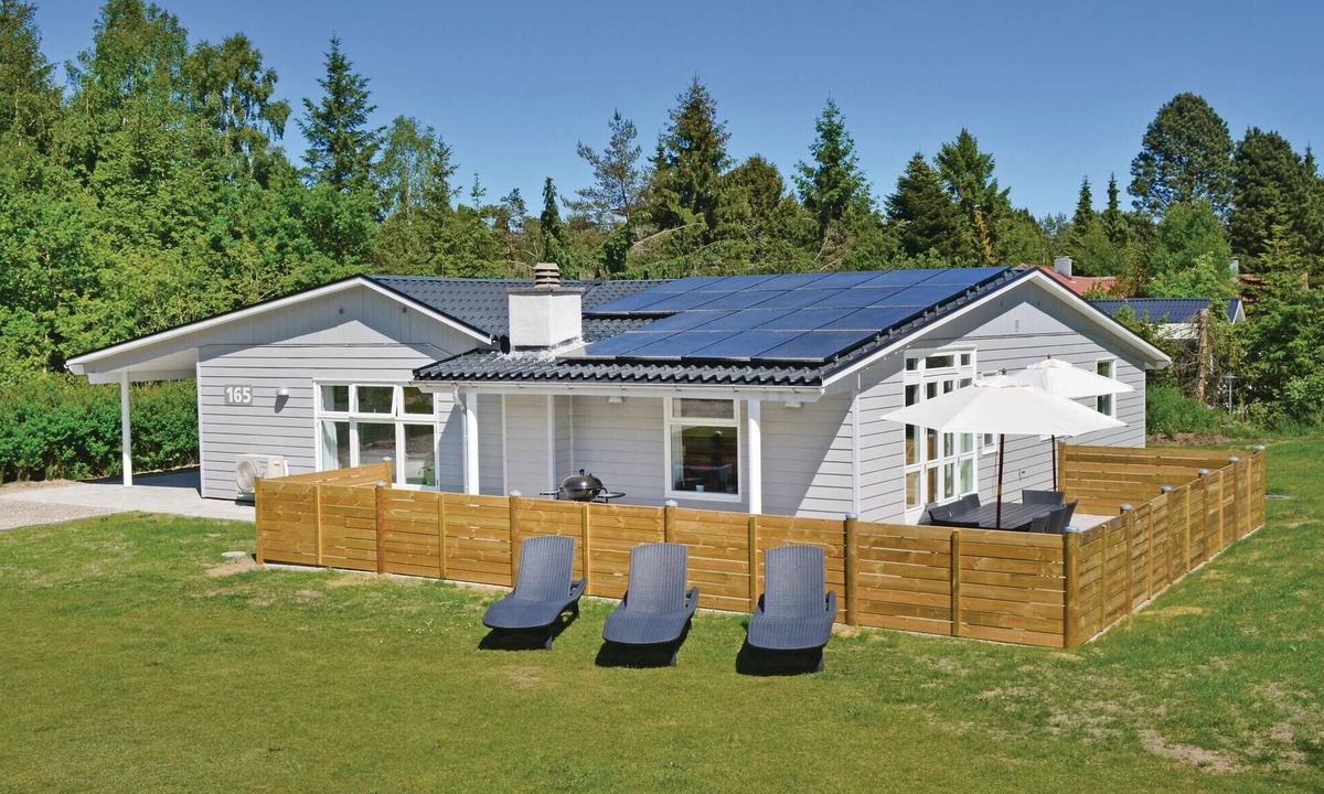 Øksenmølle House | Beautiful home in Ebeltoft with kitchen