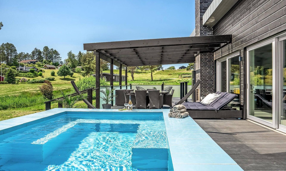 Egsmark Strand House | Beautiful home in Ebeltoft