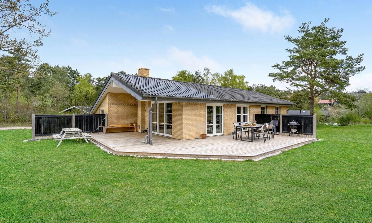 Handrup Strand House | Beautiful home in Ebeltoft with sauna