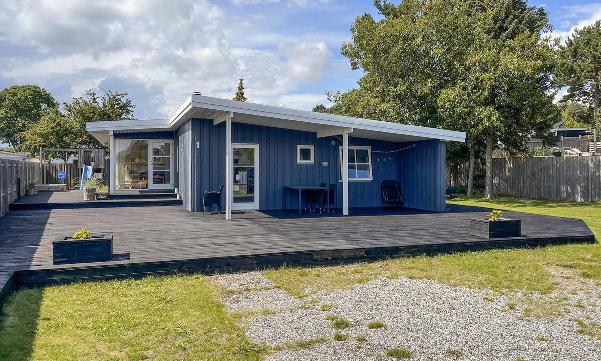 Lyngsbæk Strand House | Beautiful home in Ebeltoft with sauna