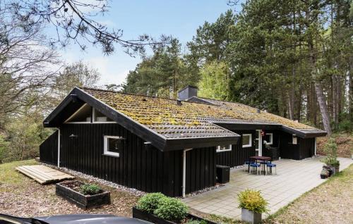 Femmøller House | Beautiful Home In Ebeltoft With Sauna