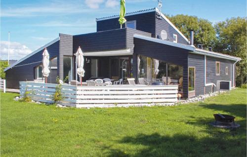 Øer Strand House | Beautiful Home In Ebeltoft With Sauna