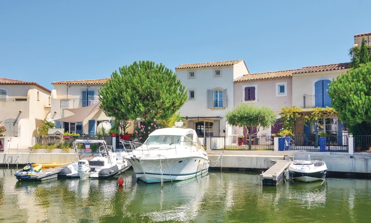 Aigues-Mortes House | Beautiful home in Aigues-Mortes with WiFi