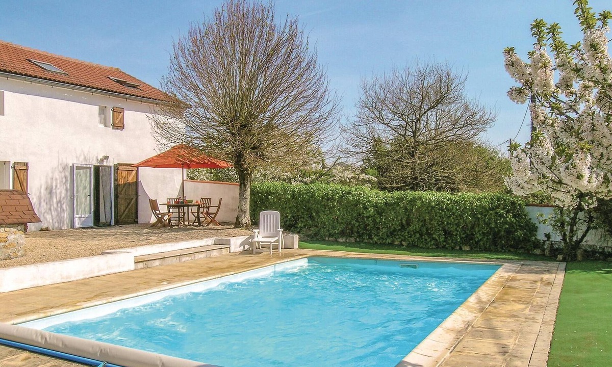 L'Hermenault House | Beautiful home in L'Hermenault