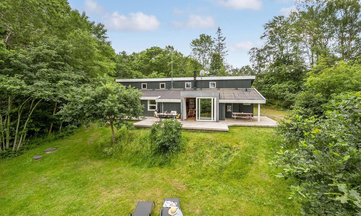 Fjellerup Strand House | Beautiful home in Glesborg with sauna