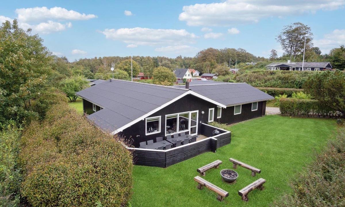 Bønnerup Strand House | Beautiful home in Glesborg with sauna