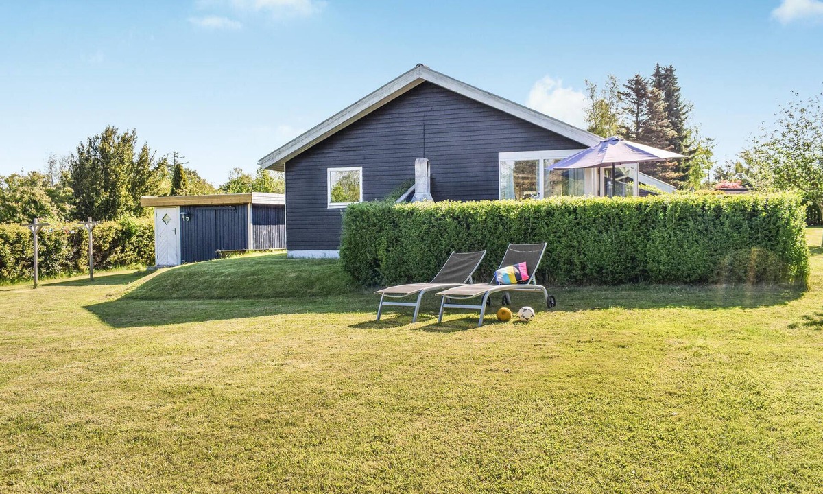 Udsholt House | Beautiful home in Græsted with kitchen