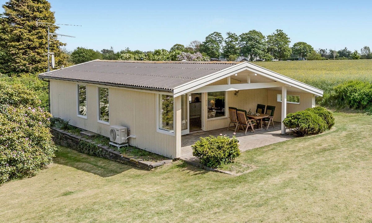 Udsholt House | Beautiful home in Græsted with kitchen