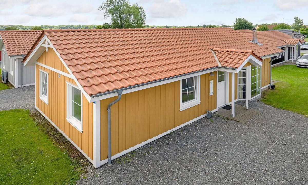 Grasten House | Beautiful home in Gråsten with kitchen