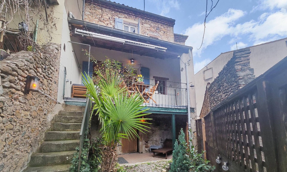 Herepian House | Beautiful home in Hérépian with WiFi