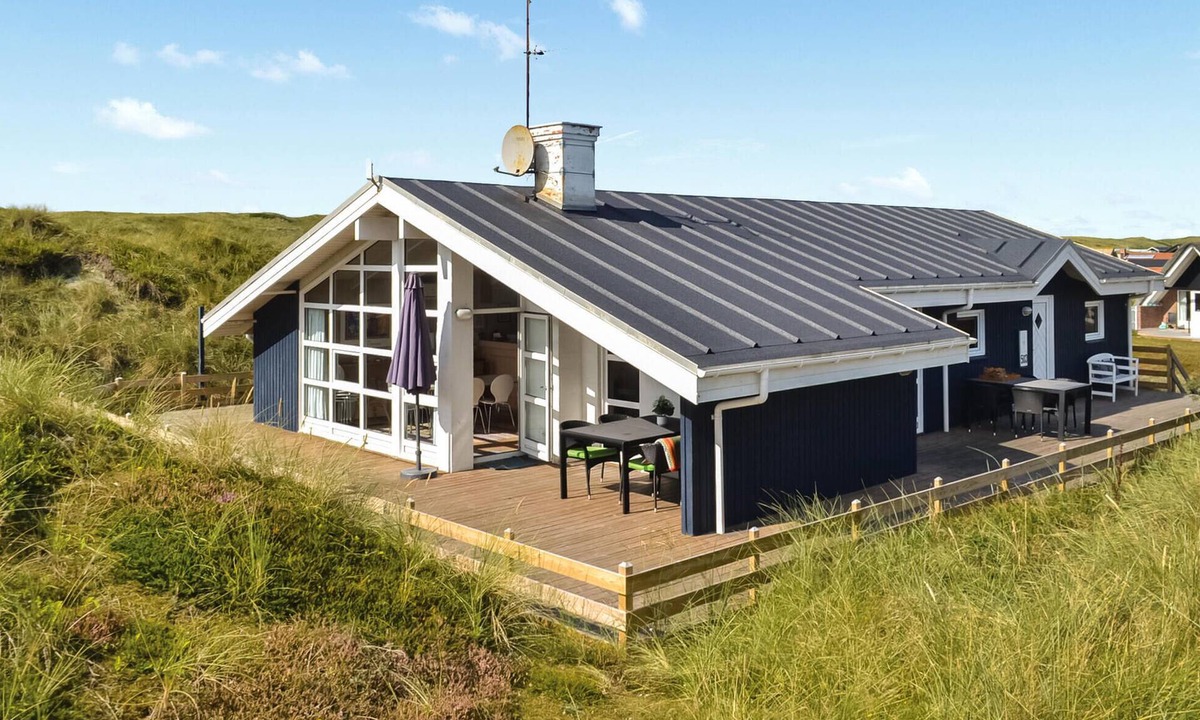 Argab House | Beautiful home in Hvide Sande with sauna
