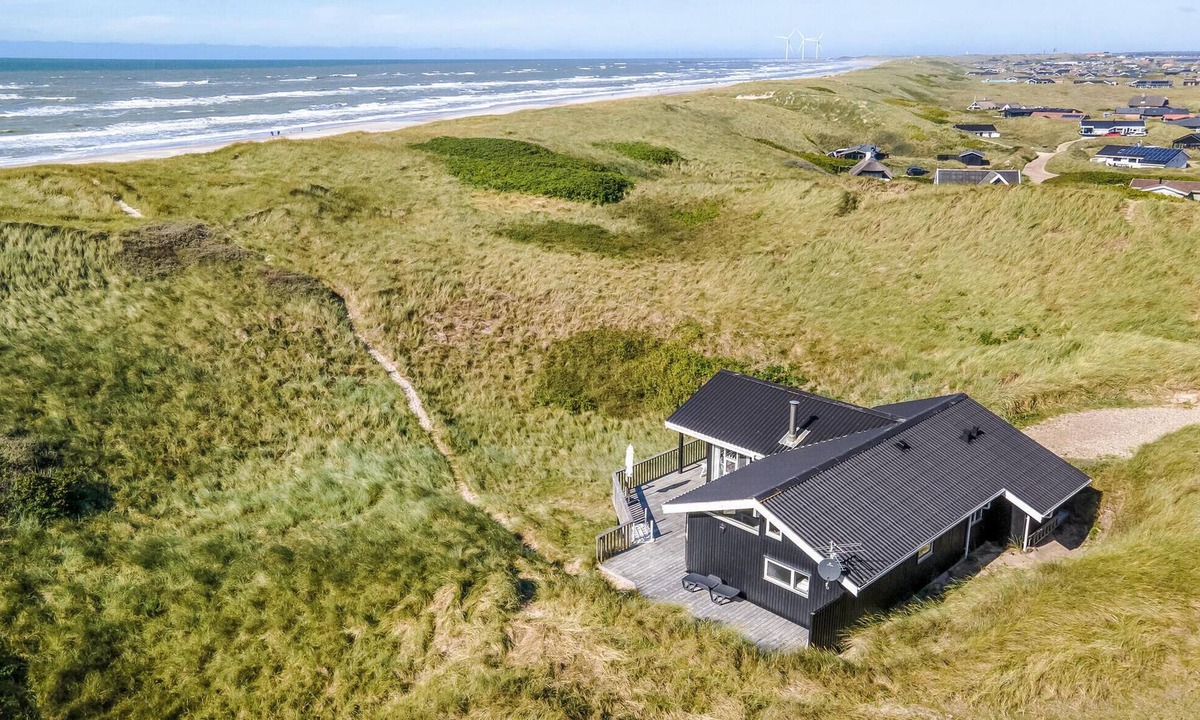 Argab House | Beautiful home in Hvide Sande with sauna