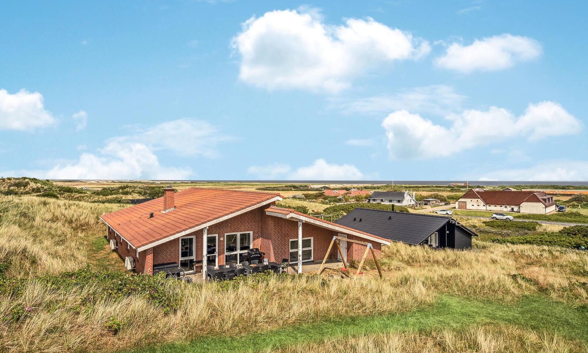 Argab House | Beautiful home in Hvide Sande with sauna