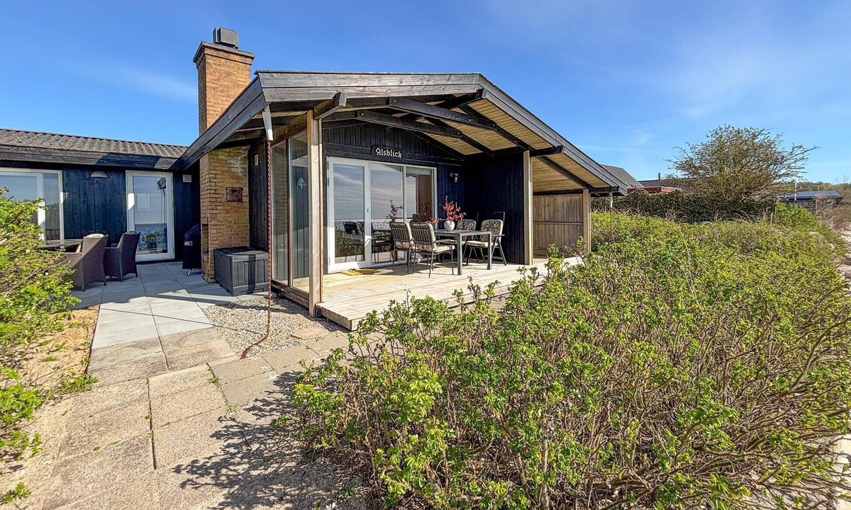 Kelstrup Strand House | Beautiful home in Haderslev with WiFi