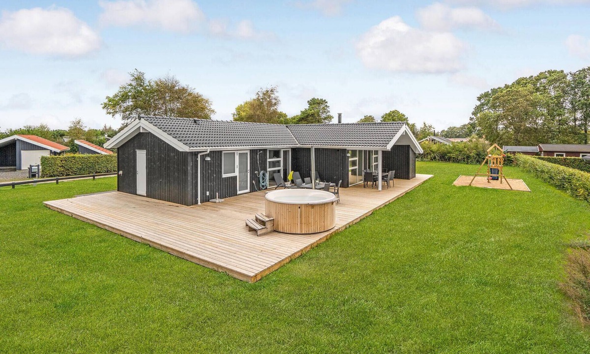 Odde House | Beautiful home in Hadsund with sauna