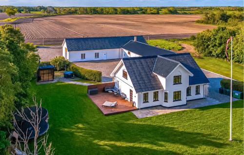 Hadsund House | Beautiful Home In Hadsund With Sauna