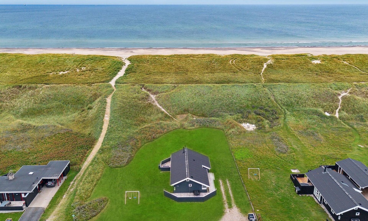 Vrist Strand House | Beautiful home in Harboøre with sauna