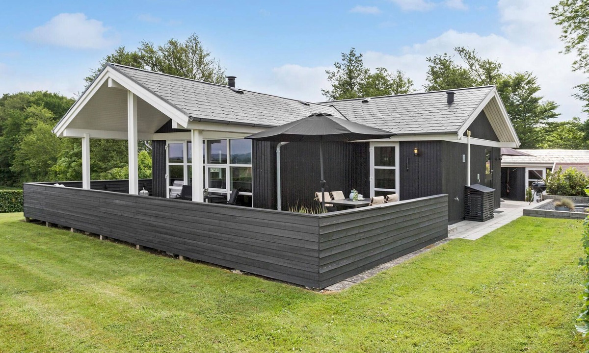 Hejls House | Beautiful home in Hejls with WiFi