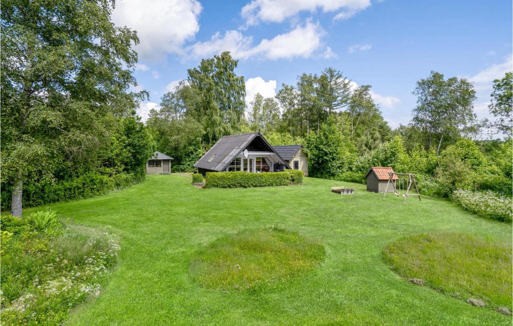 Skovgaarde House | Beautiful Home In Herning With Kitchen