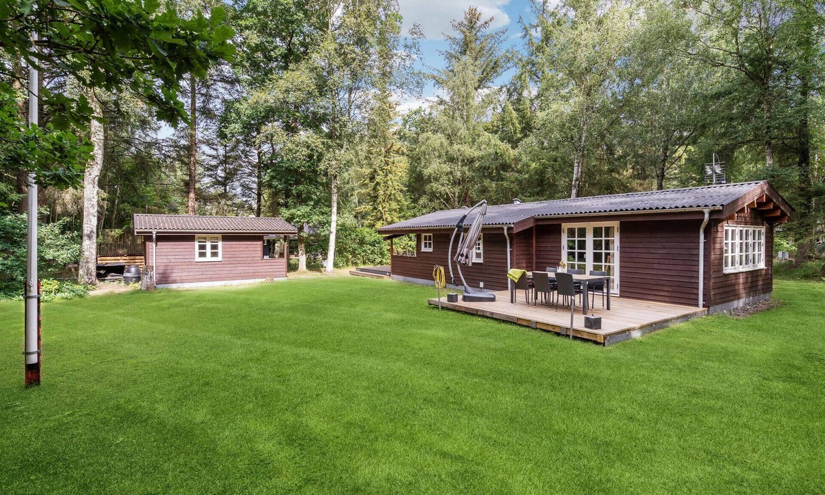 Hojslev House | Beautiful home in Højslev with WiFi