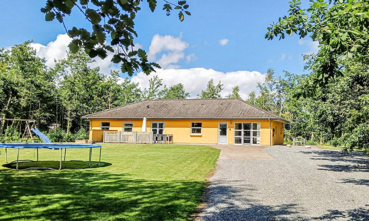 Sundstrup House | Beautiful home in Højslev with sauna