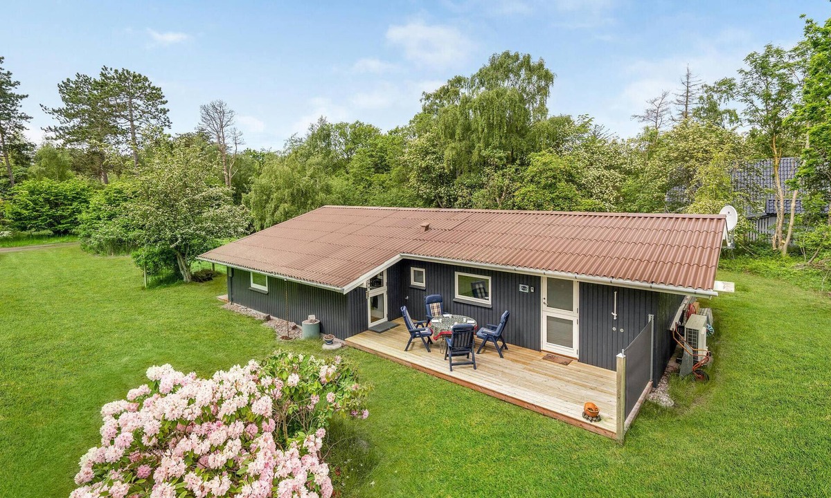 Ristinge House | Beautiful home in Humble with kitchen