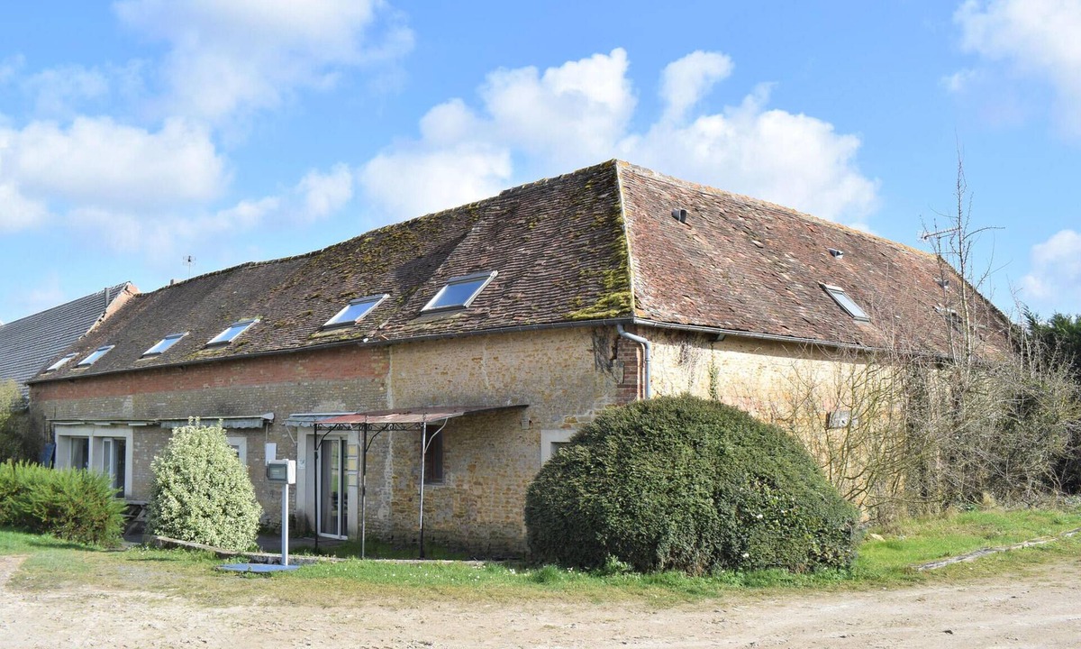 Janville House | Beautiful home in Janville with WiFi