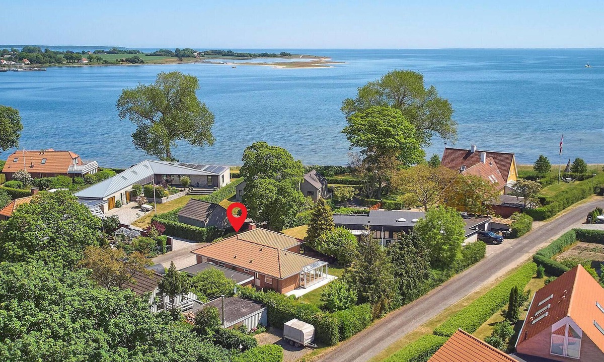 Boeslum House | Beautiful home in Juelsminde with house sea view