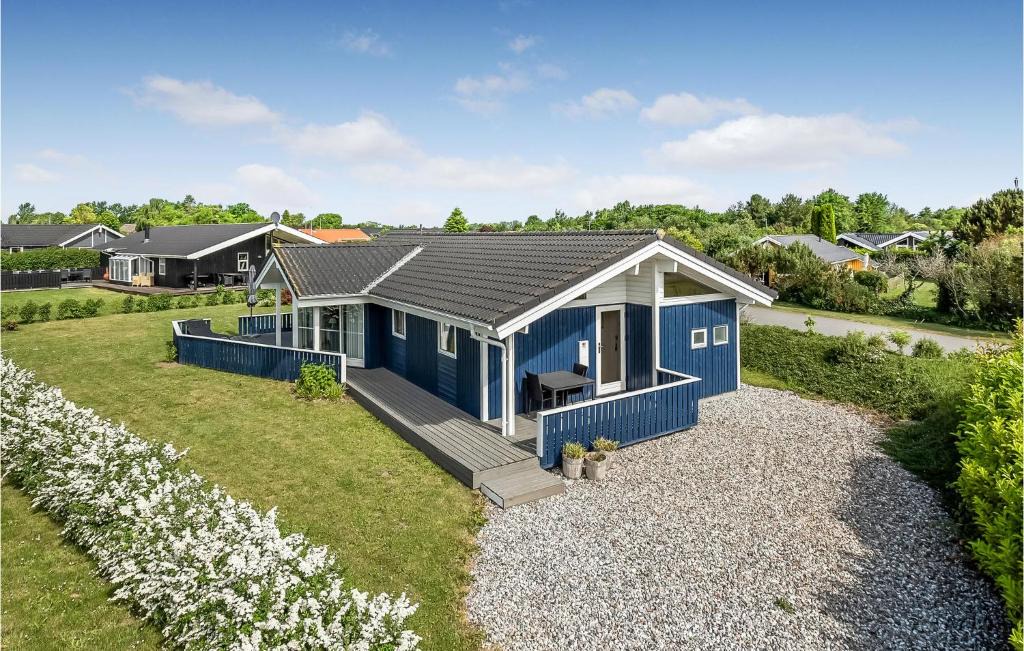 Pøt Strandby House | Beautiful Home In Juelsminde With Sauna
