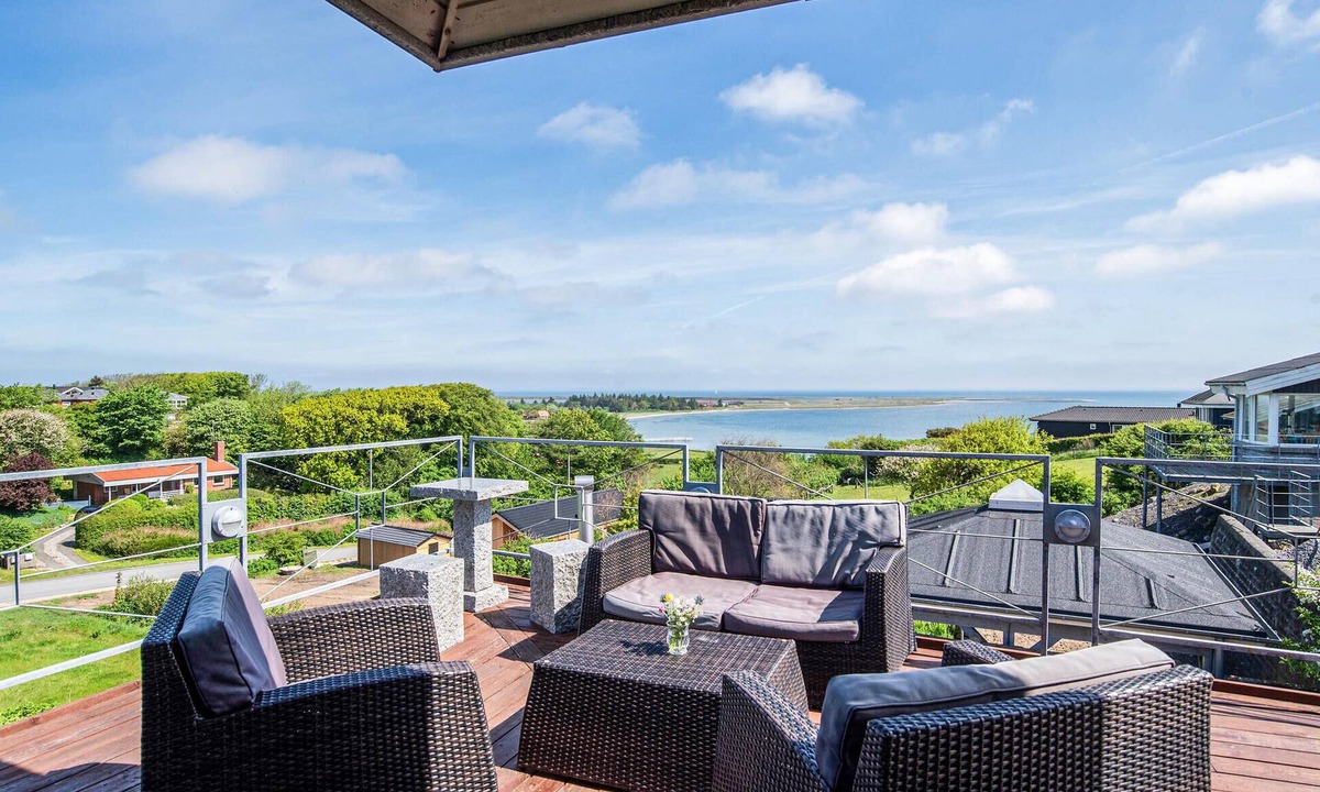 Lemvig House | Beautiful home in Lemvig with house sea view