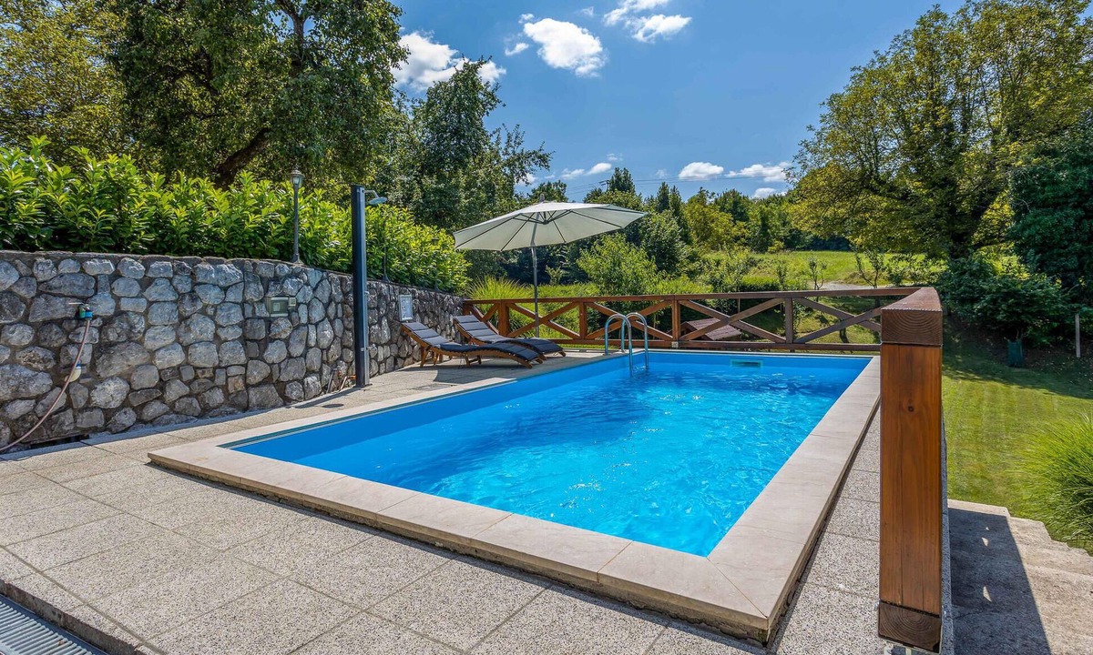 Presika House | Beautiful home in Lukovdol with sauna