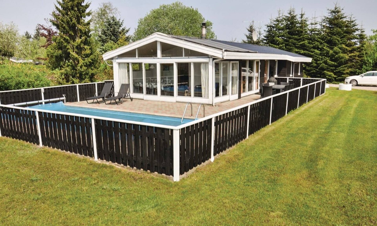 Vejlby Fed House | Beautiful home in Middelfart with sauna