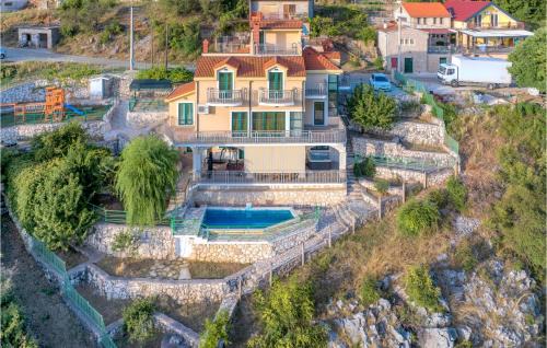 Cavoglave House | Beautiful Home In Mirlovic Polje With Sauna